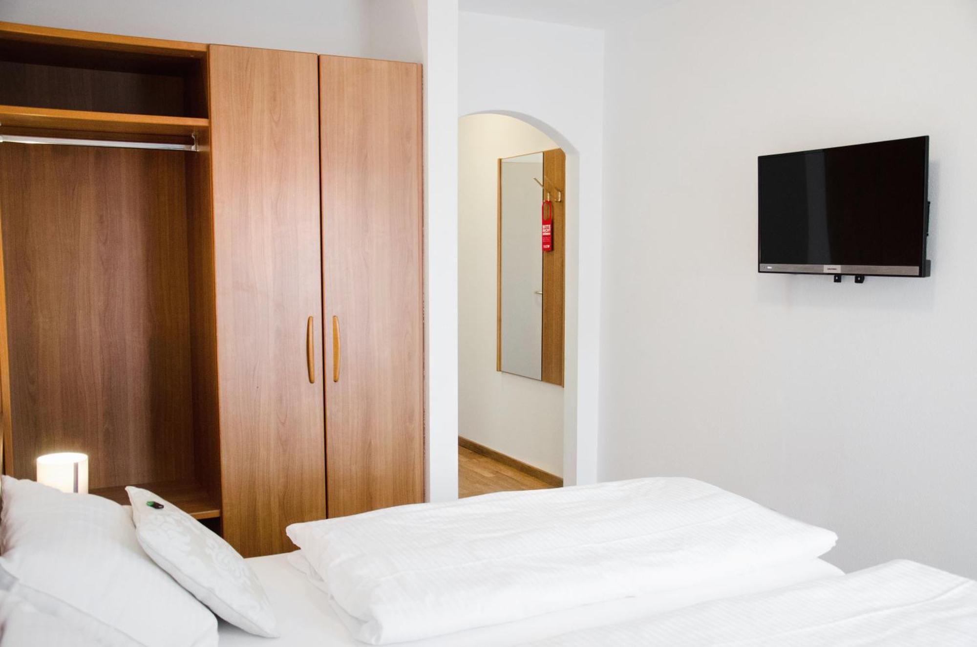 Hotel Blaue Traube Schongau Exterior photo