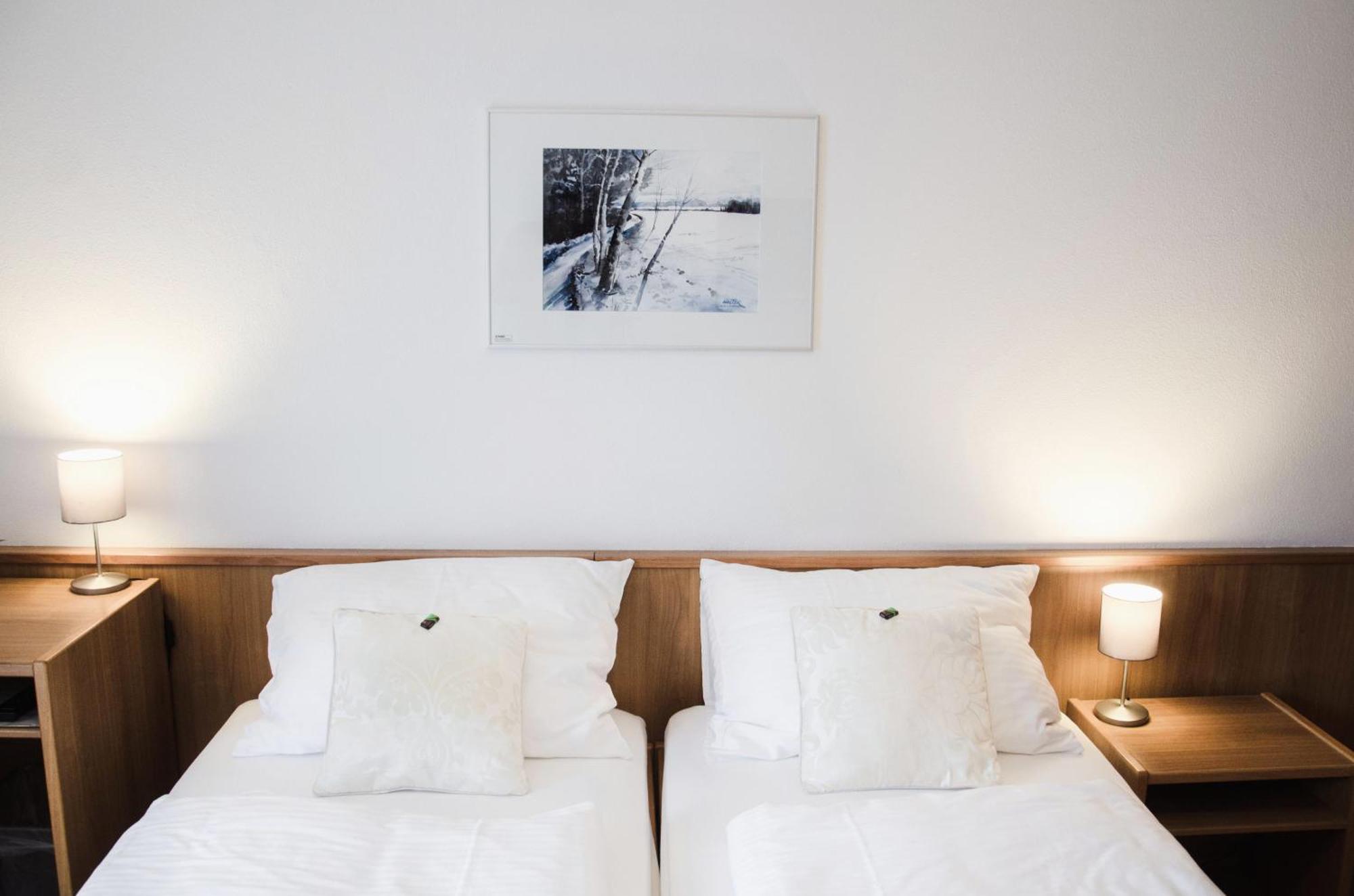 Hotel Blaue Traube Schongau Exterior photo