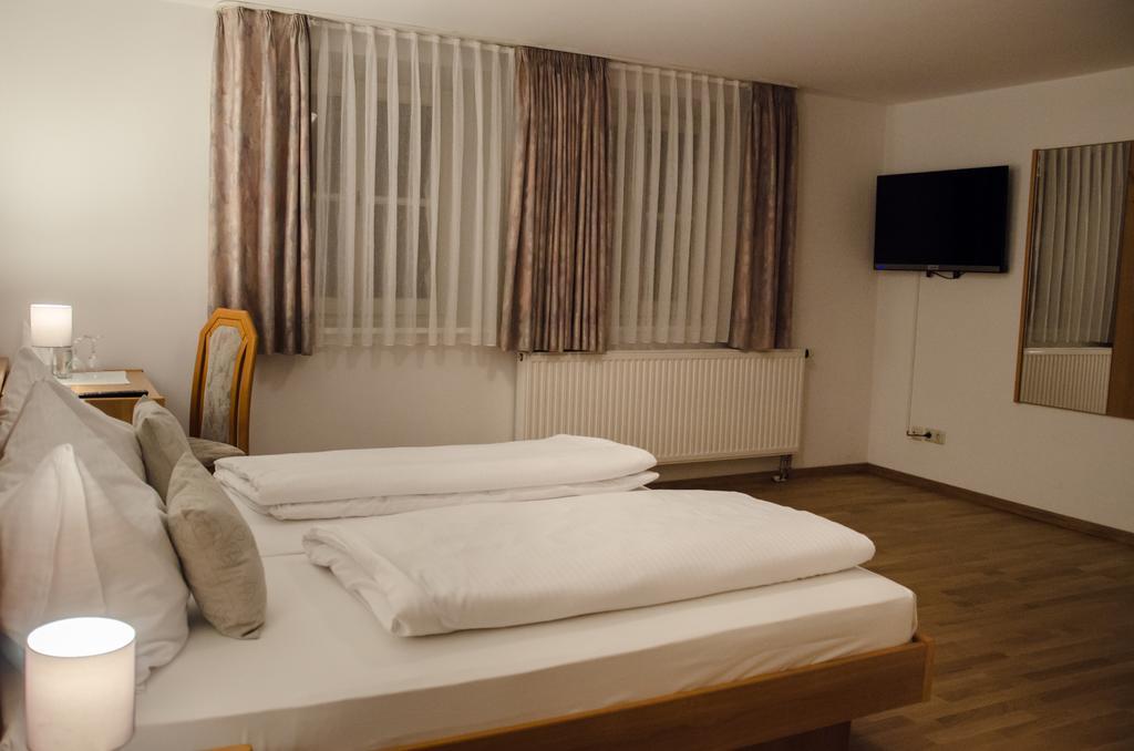 Hotel Blaue Traube Schongau Exterior photo