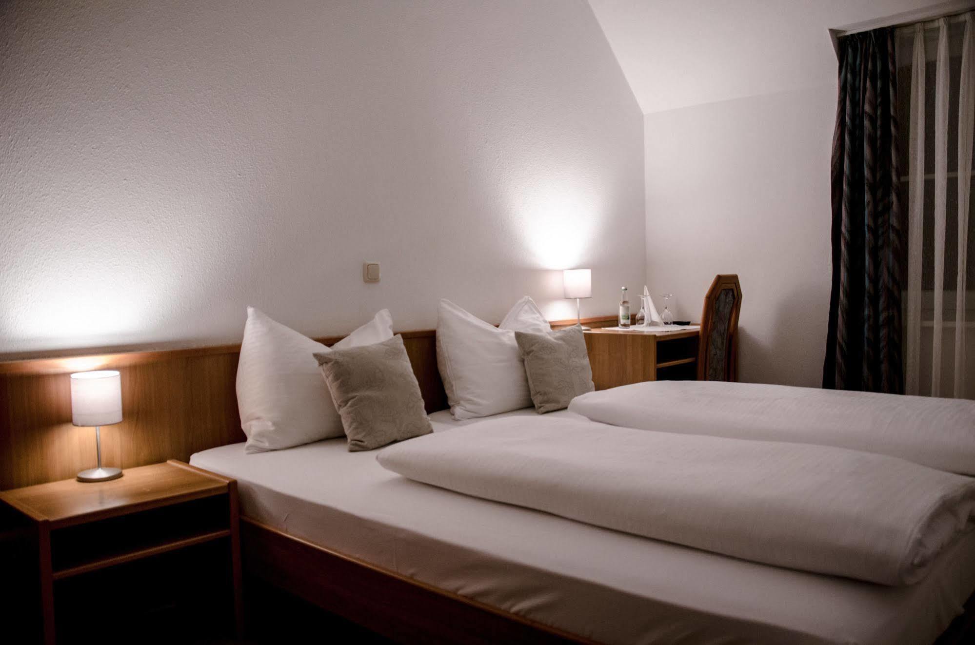 Hotel Blaue Traube Schongau Exterior photo